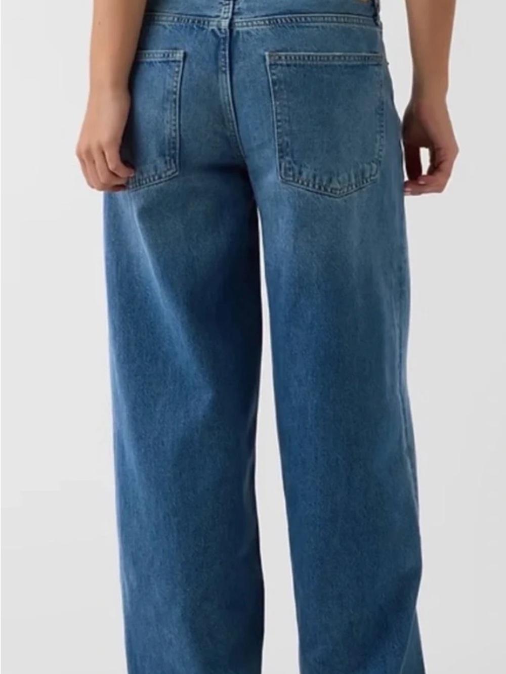 GAP X Hailey Bieber The Hailey Extra Baggy Jean Light Wash - Picture 4 of 5